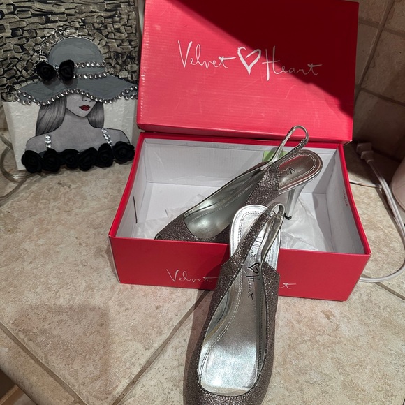 Velvet Heart Silver Slingback Heels - Picture 1 of 8